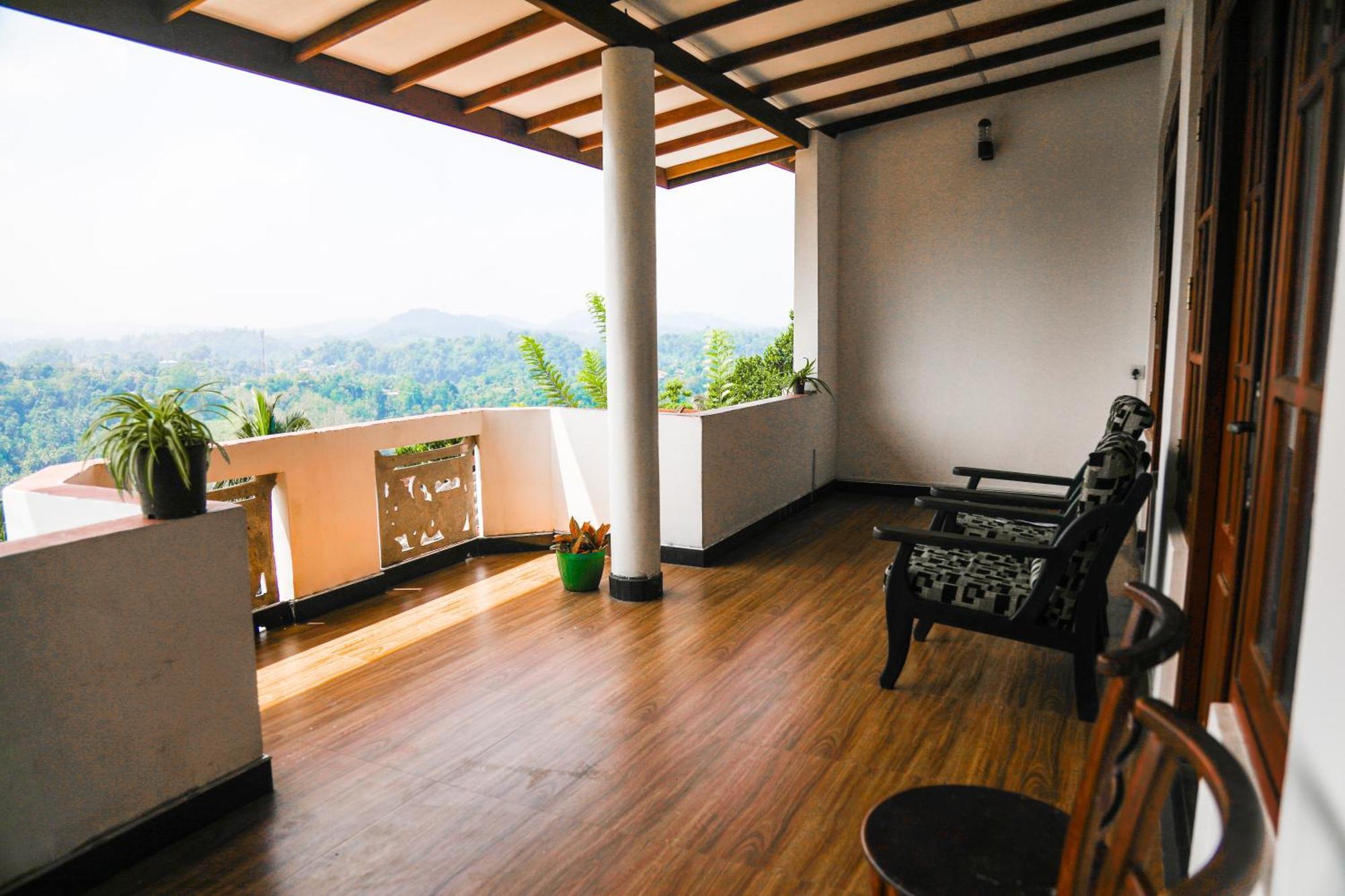 Mountain Bliss Villa Peradeniya Bagian luar foto