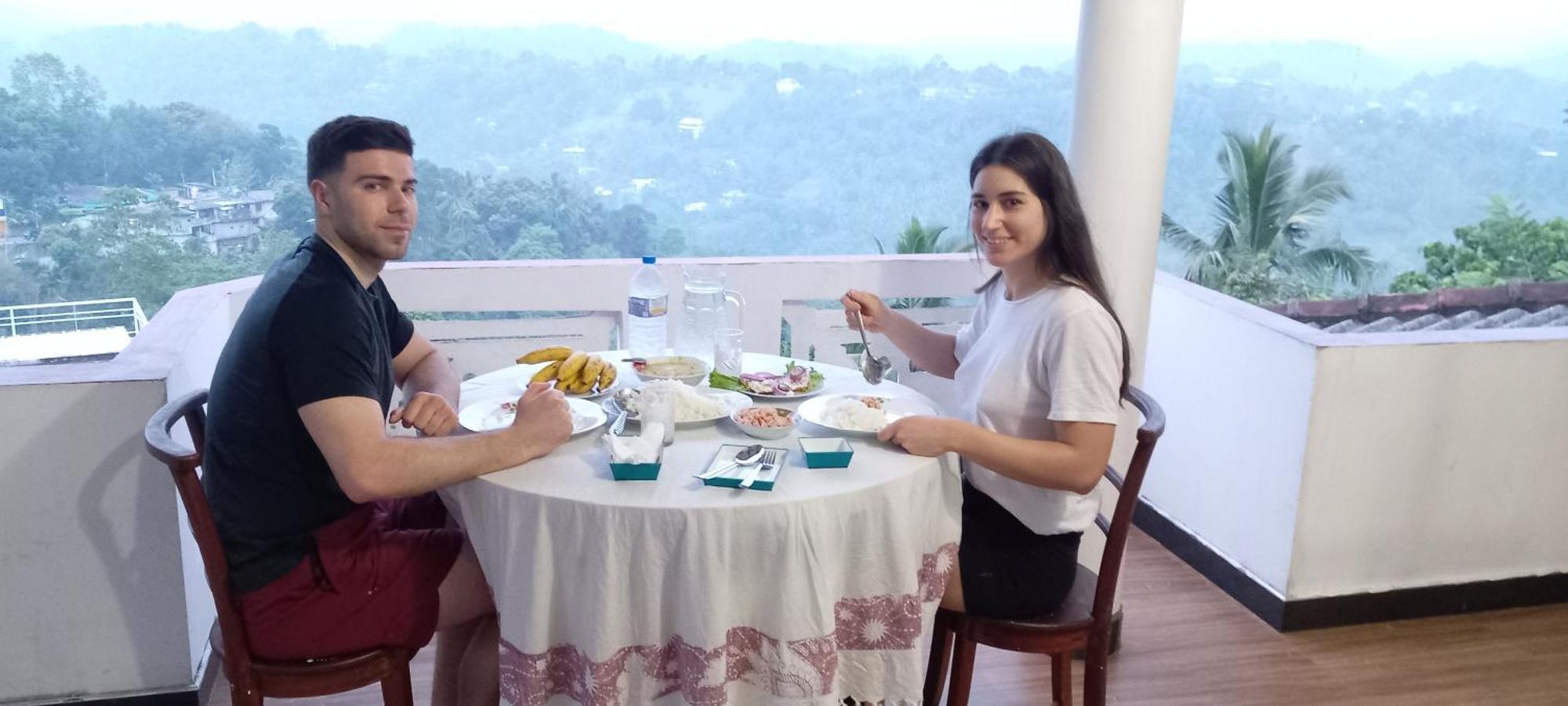 Mountain Bliss Villa Peradeniya Bagian luar foto