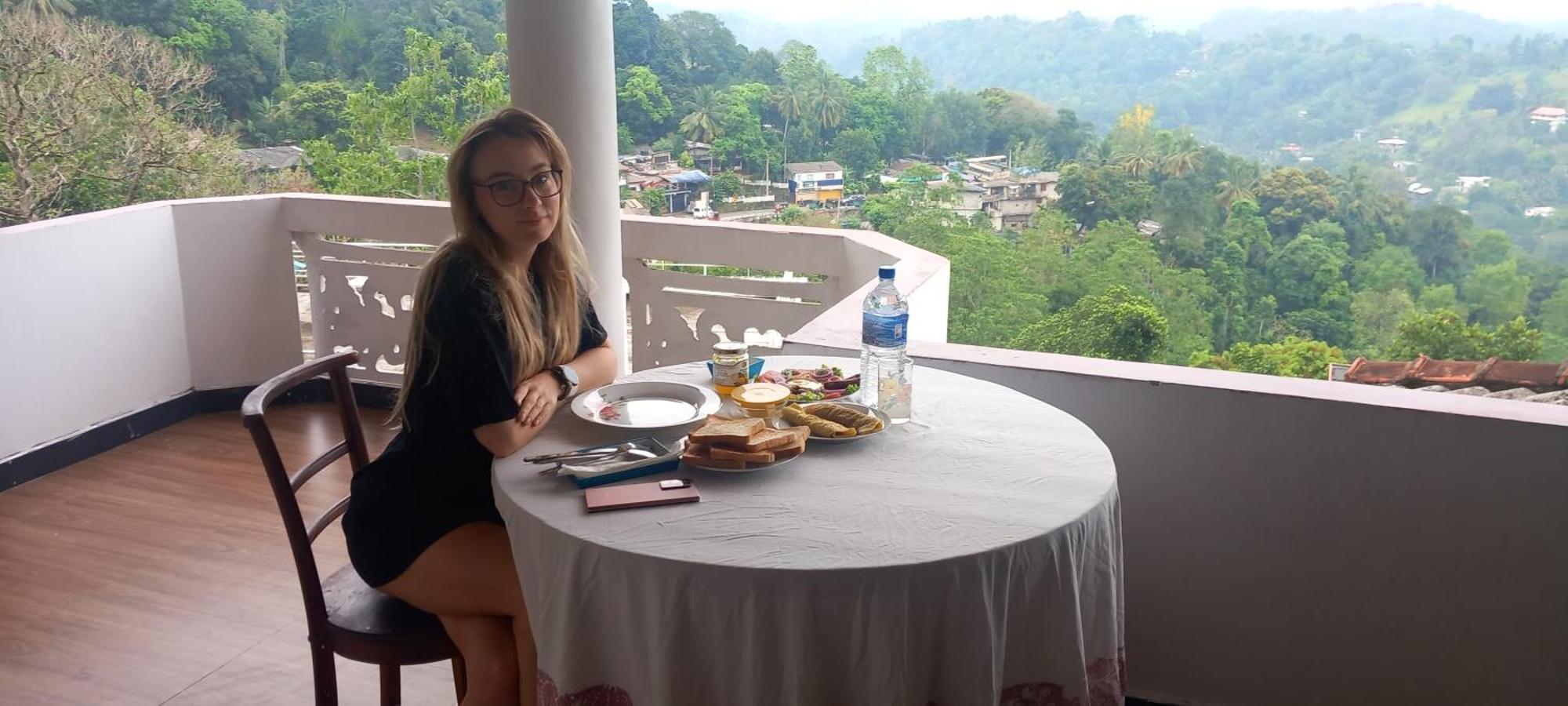 Mountain Bliss Villa Peradeniya Bagian luar foto