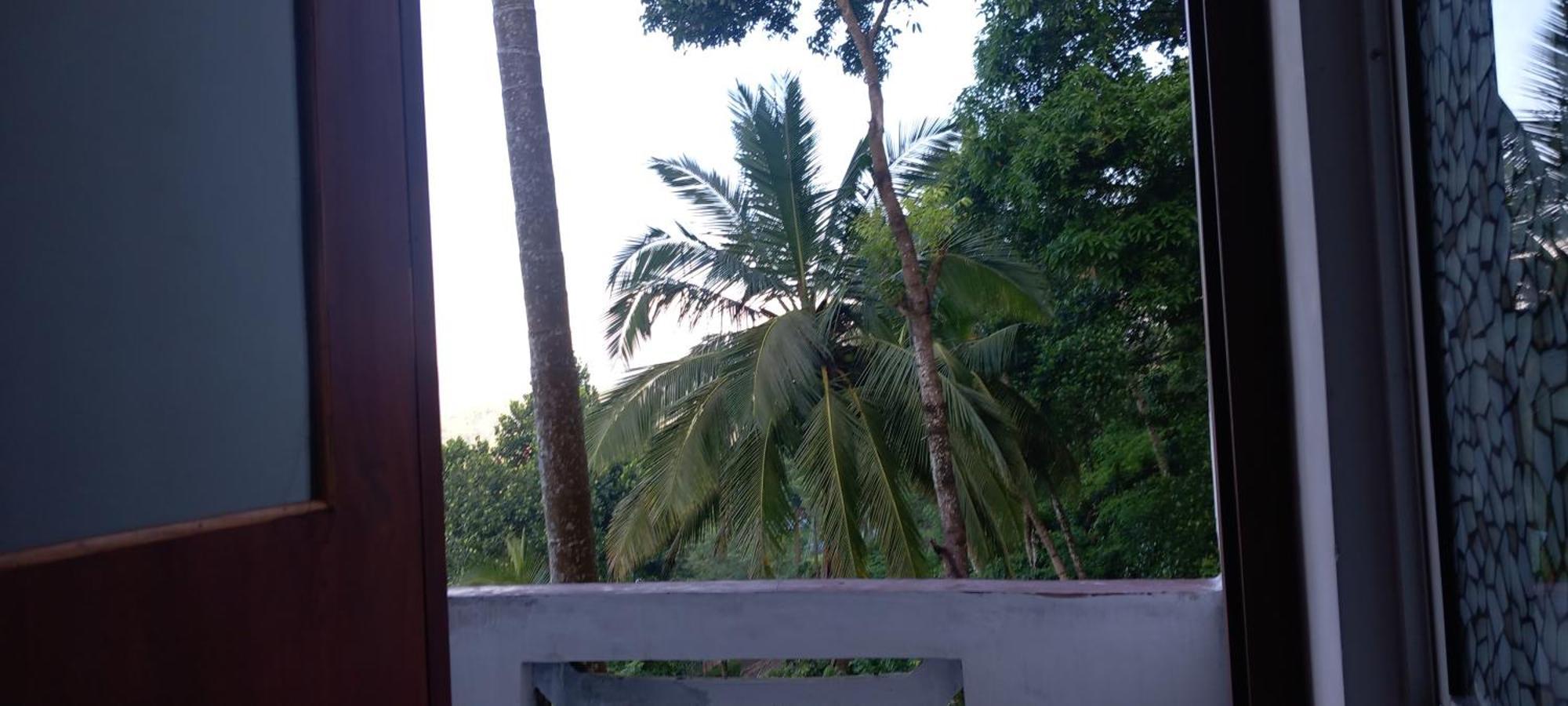 Mountain Bliss Villa Peradeniya Bagian luar foto